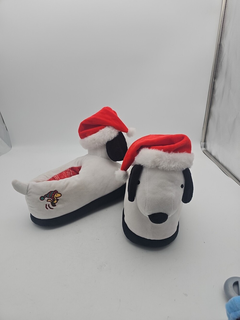 Peanuts Snoopy Santa Christmas Plush Slippers Unisex 9-10. Wood Chuck Em Embroid